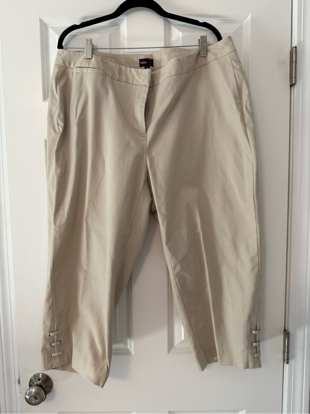 Rafaella | Light Beige Curvy Dress Pant Capris | Size 16W